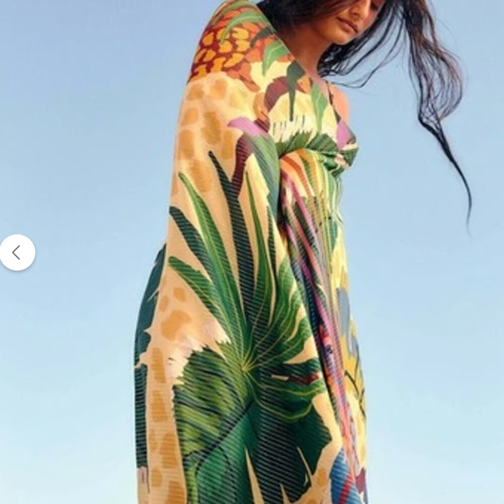 Farm Rio Sand Painted Toucans Sarong - Picture 6 of 7